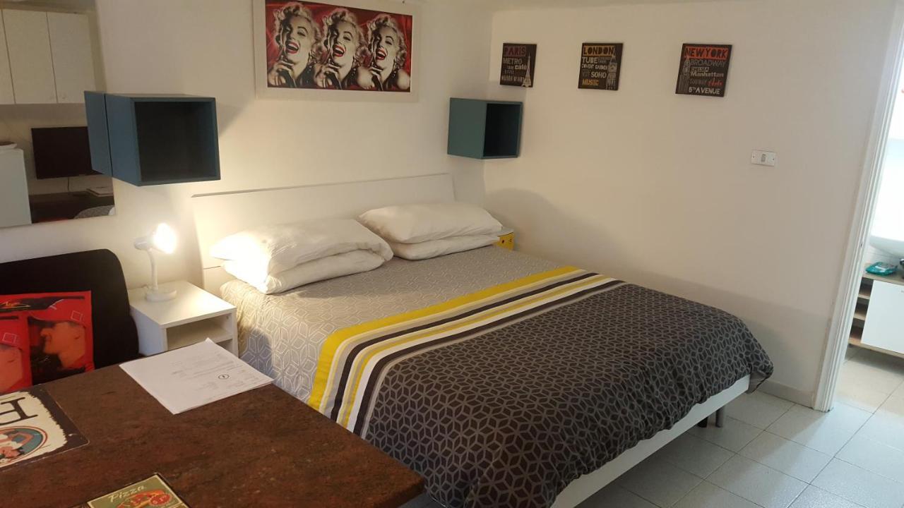 Location Turistic Monolocale Nel Parco Del Santuario Apartment Asti Exterior photo